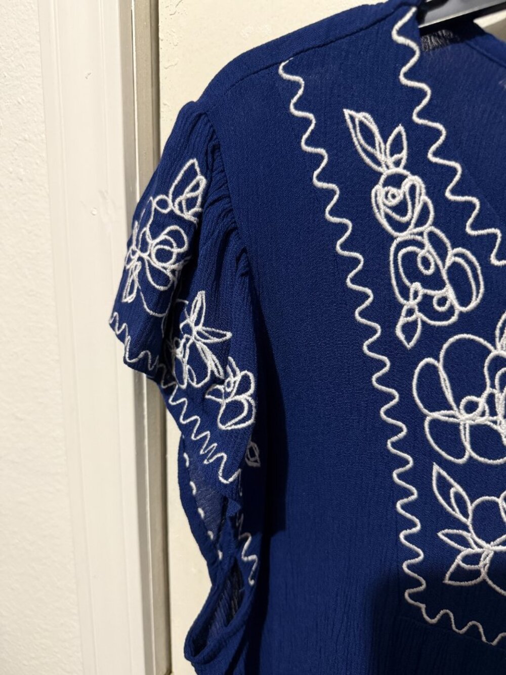 NWT Maurices Navy Blue Floral Embroidered Cap Sleeve Boho Top - XL - Picture 7 of 13